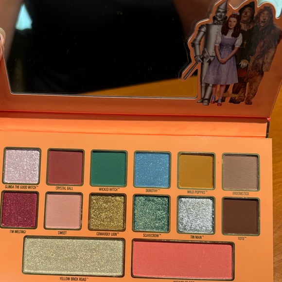 Kylie Cosmetics Wizard Of Oz Eye and Face Pressed Powder Palette - Picture 7 of 16